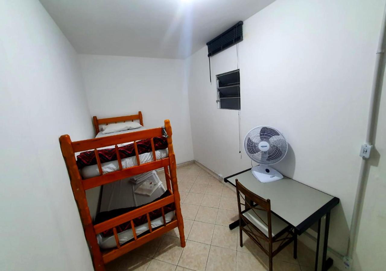 Hostel Airport Rooms Diadema Екстериор снимка